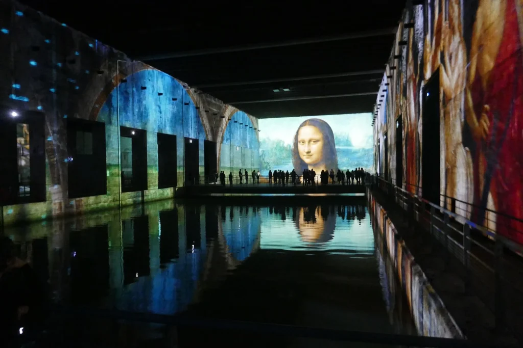 photo d'une exposition immersive aux bassins des lumières à Bordeaux