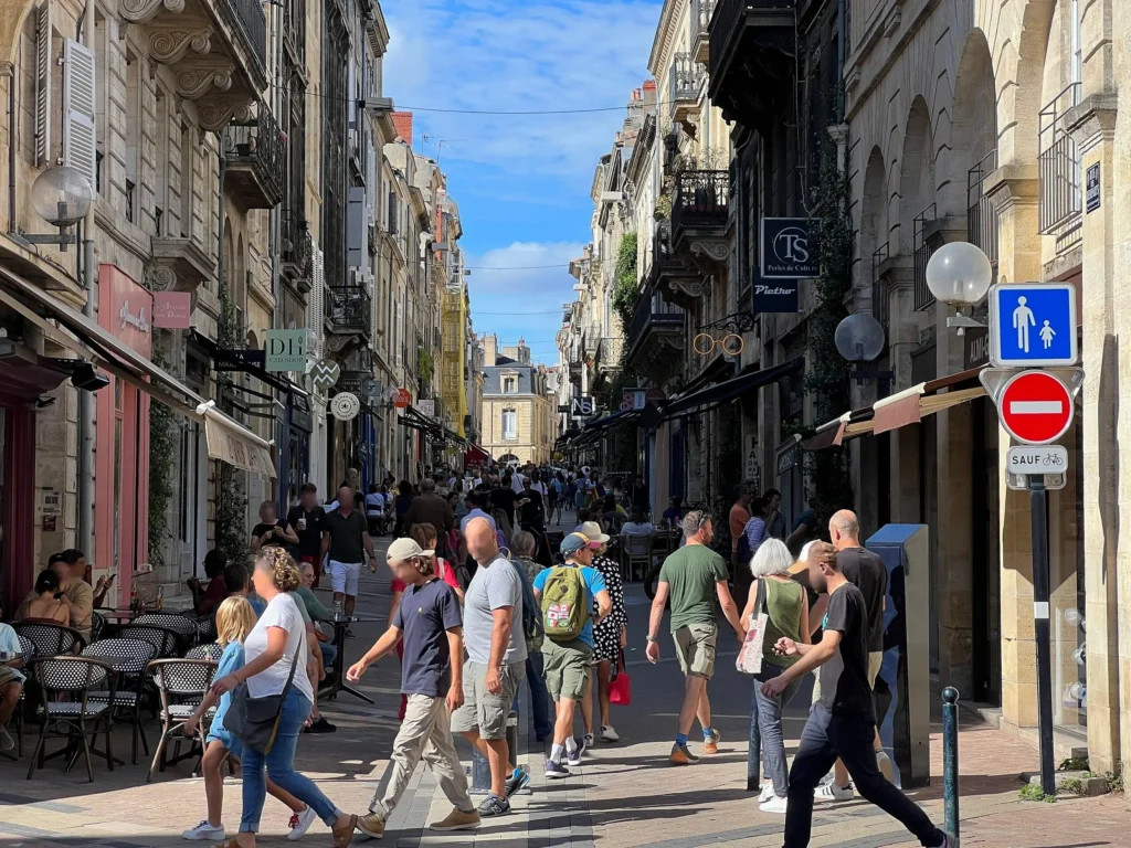 Rue du centre-ville de Bordeaux